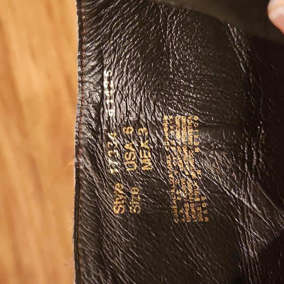 Lyard leather booties -Like new - Picture 11 of 12
